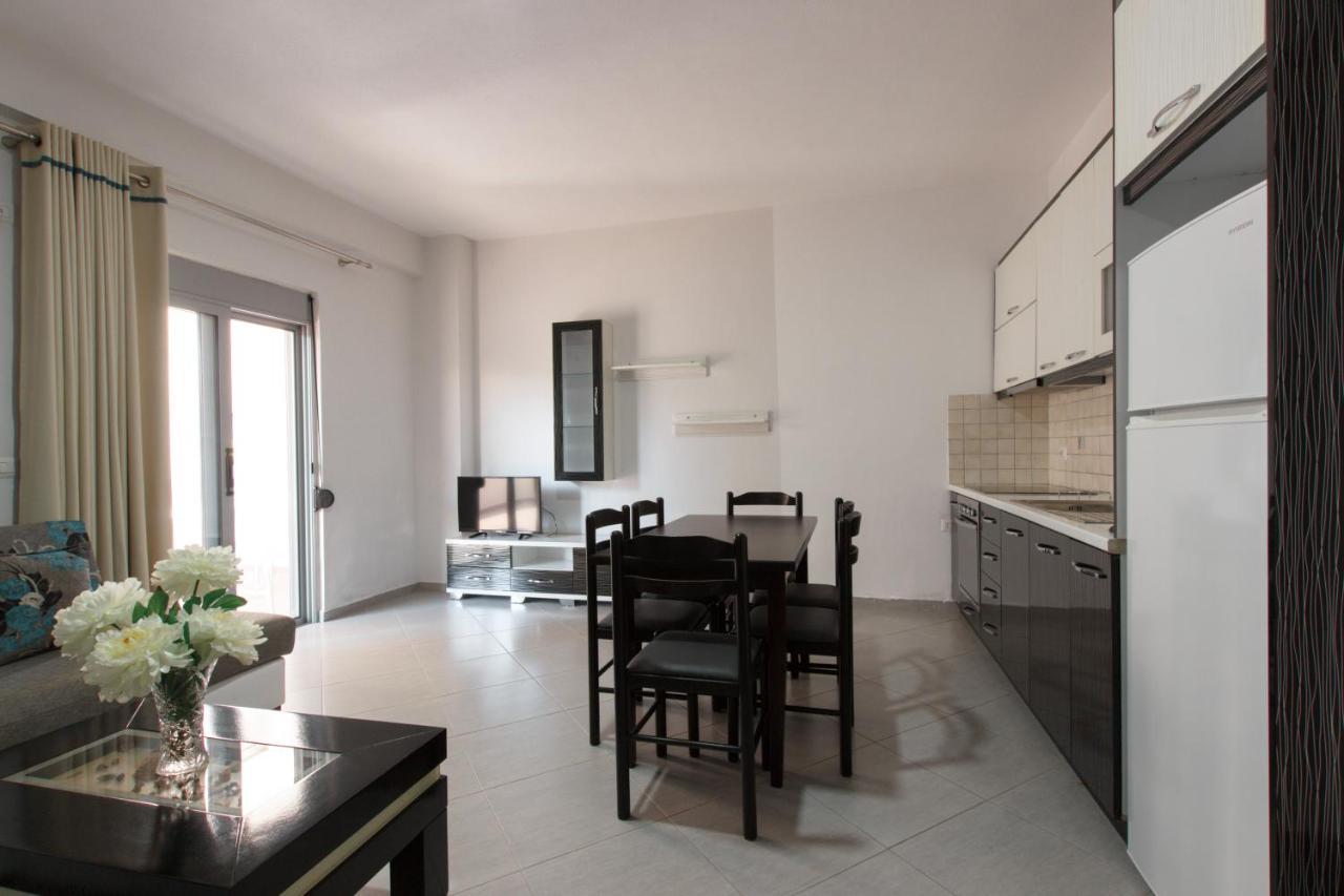 Grand Blue Aparthotel Sarandë Exterior foto
