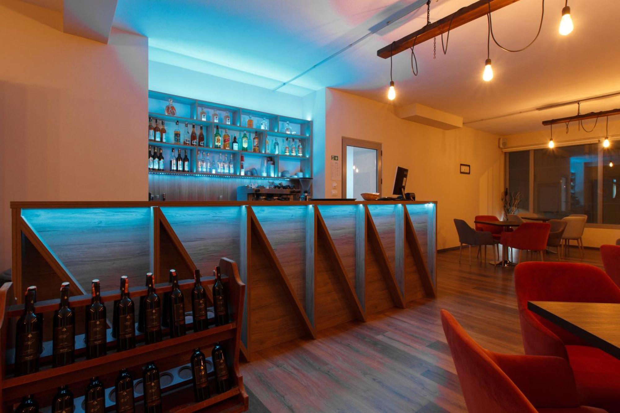 Grand Blue Aparthotel Sarandë Exterior foto